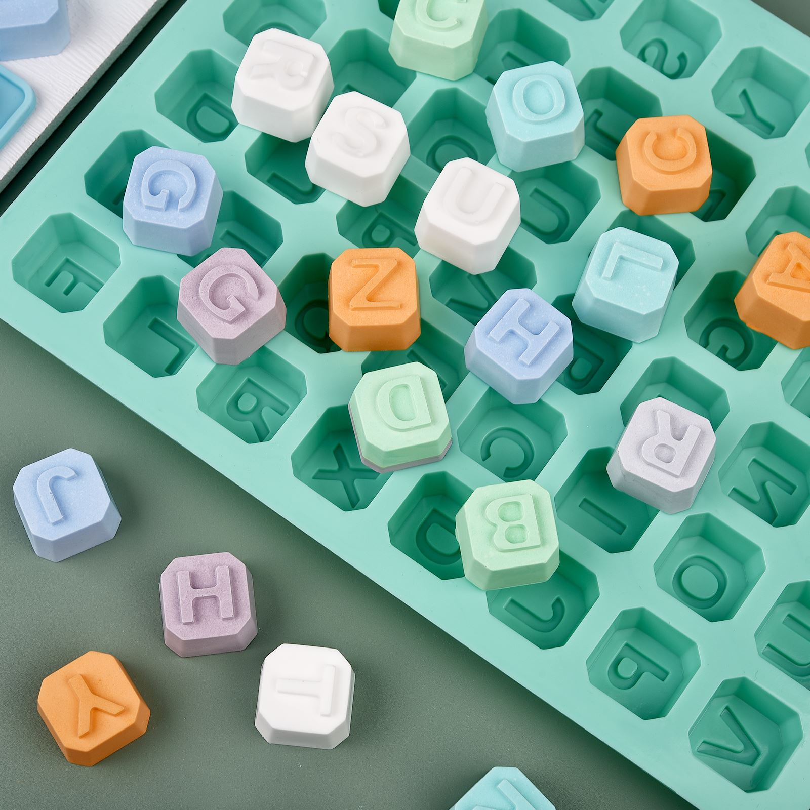 48 Letter Enghish Alphabet let - Soap Making Kit recension och pris
