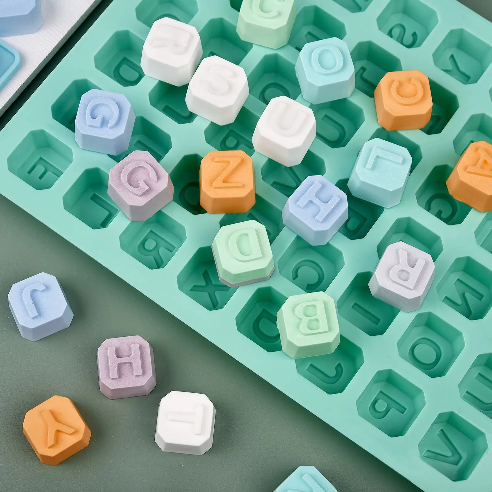48 Letter Enghish Alphabet let - Soap Making Kit recension och pris
